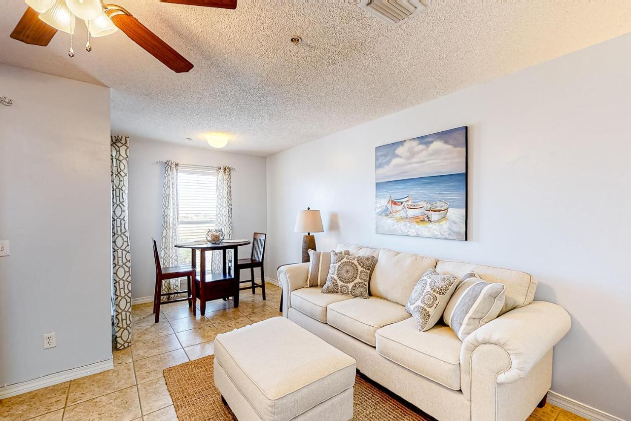 Gulf Island Condos II ナバー 部屋 写真