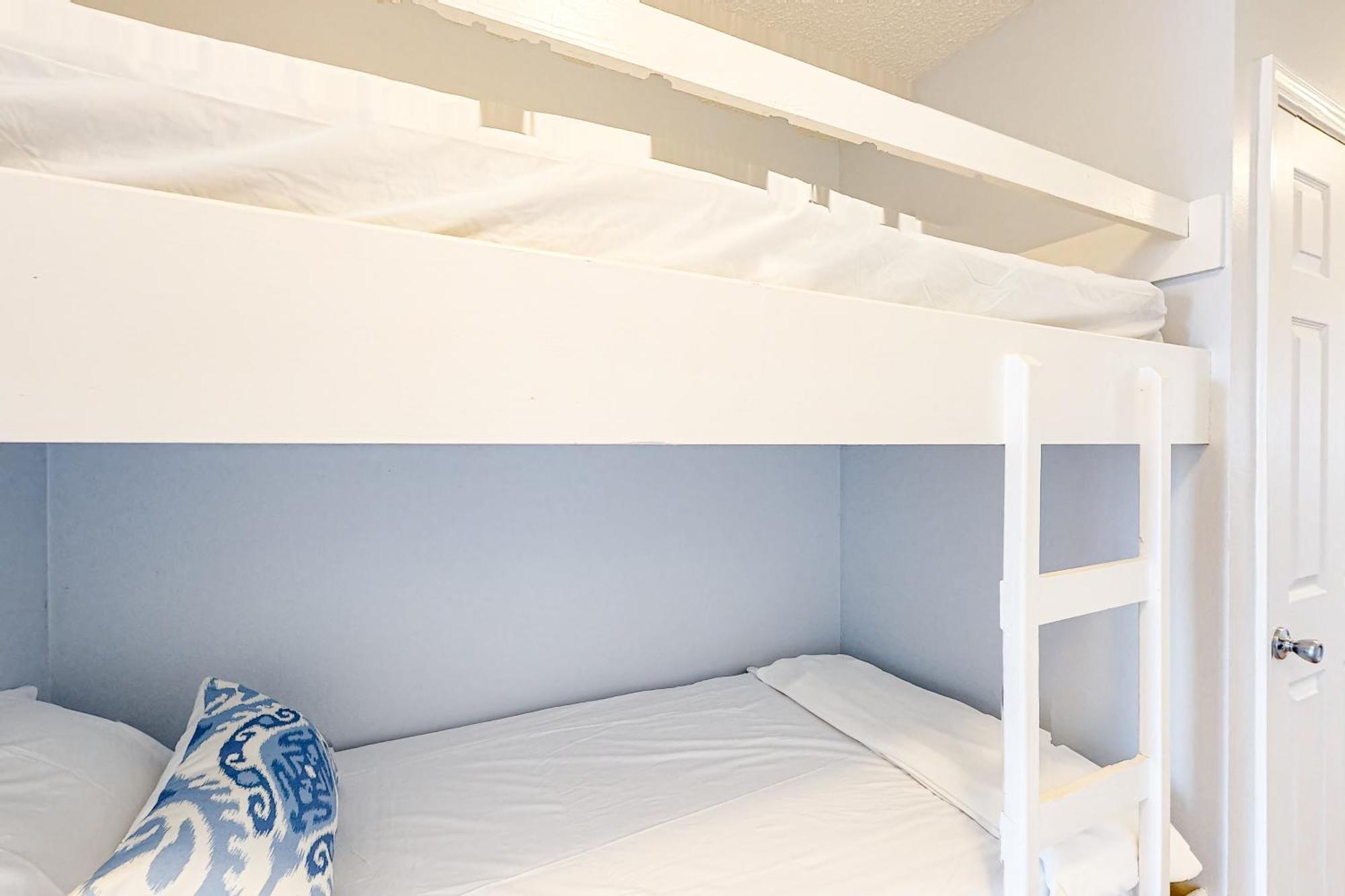 Gulf Island Condos II ナバー 部屋 写真