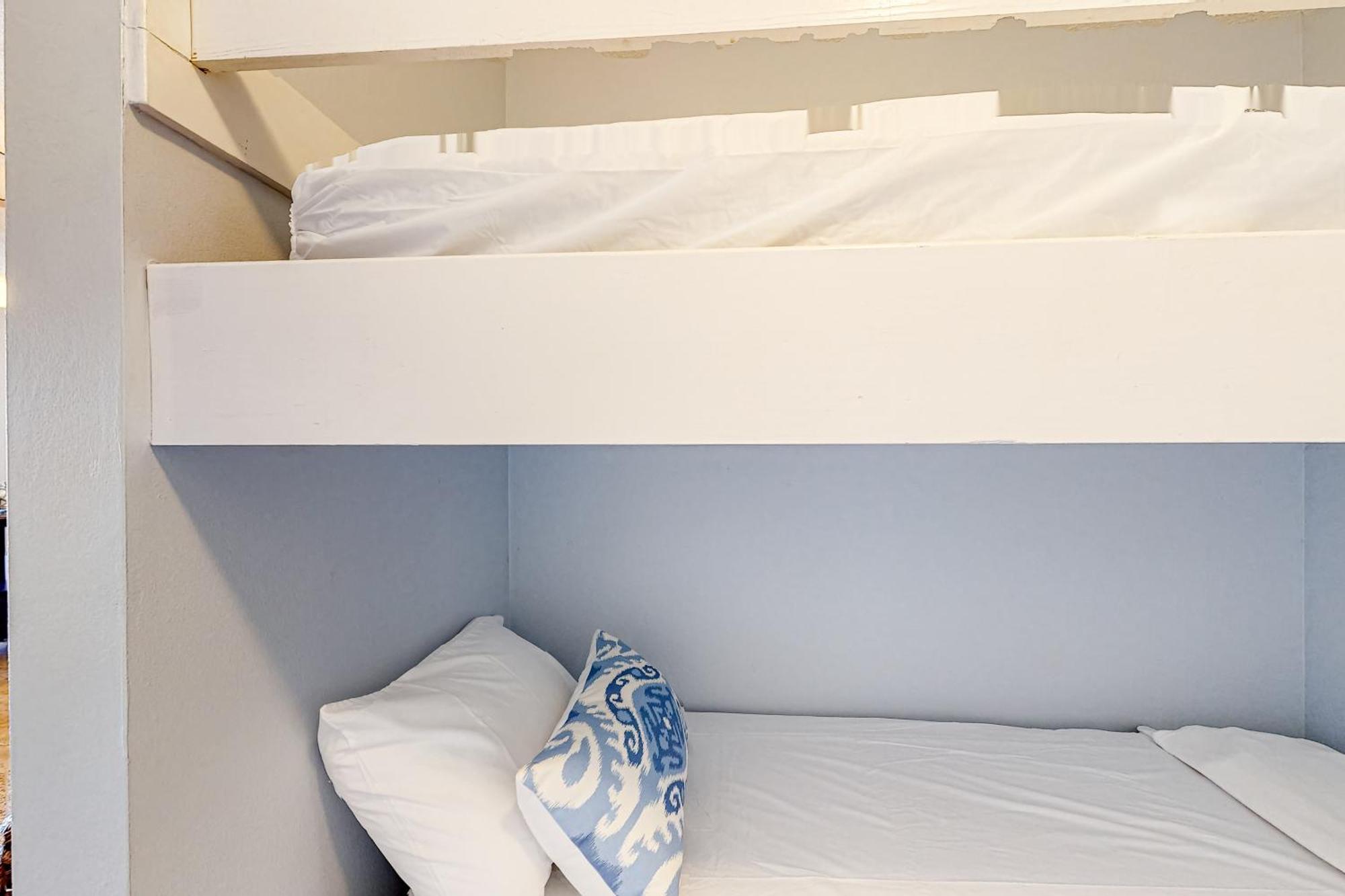 Gulf Island Condos II ナバー 部屋 写真