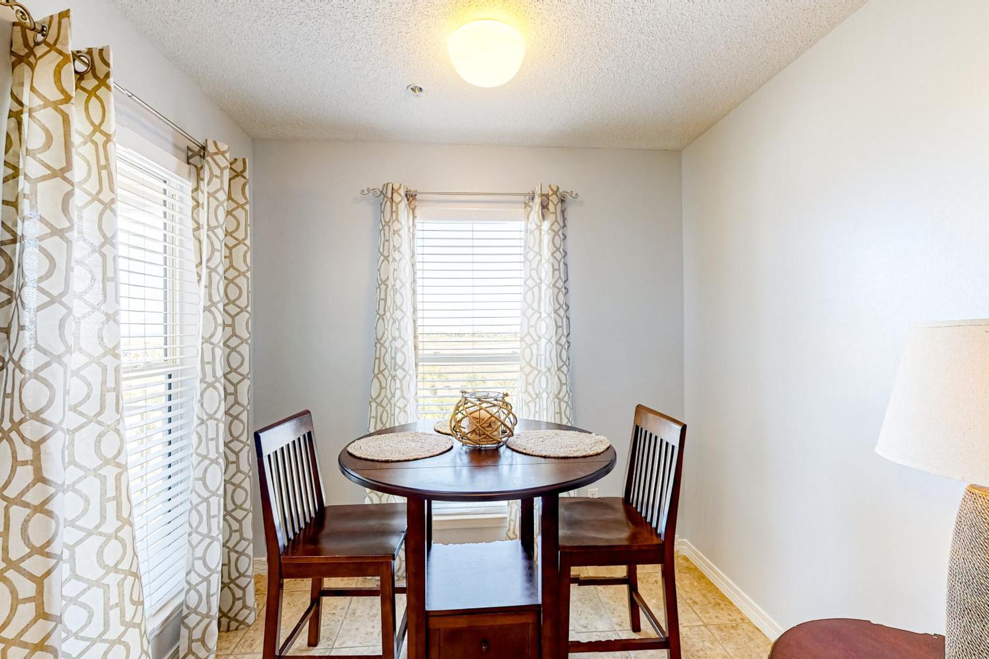 Gulf Island Condos II ナバー 部屋 写真