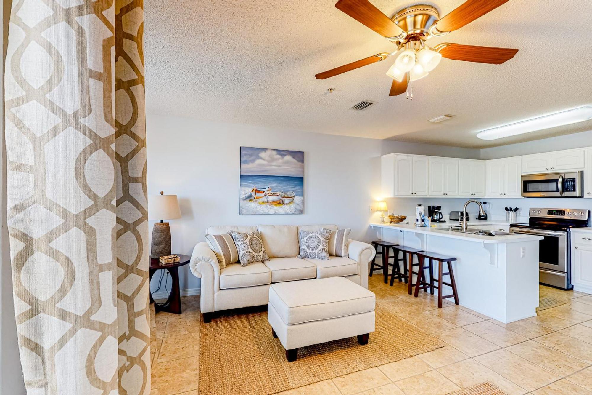 Gulf Island Condos II ナバー 部屋 写真