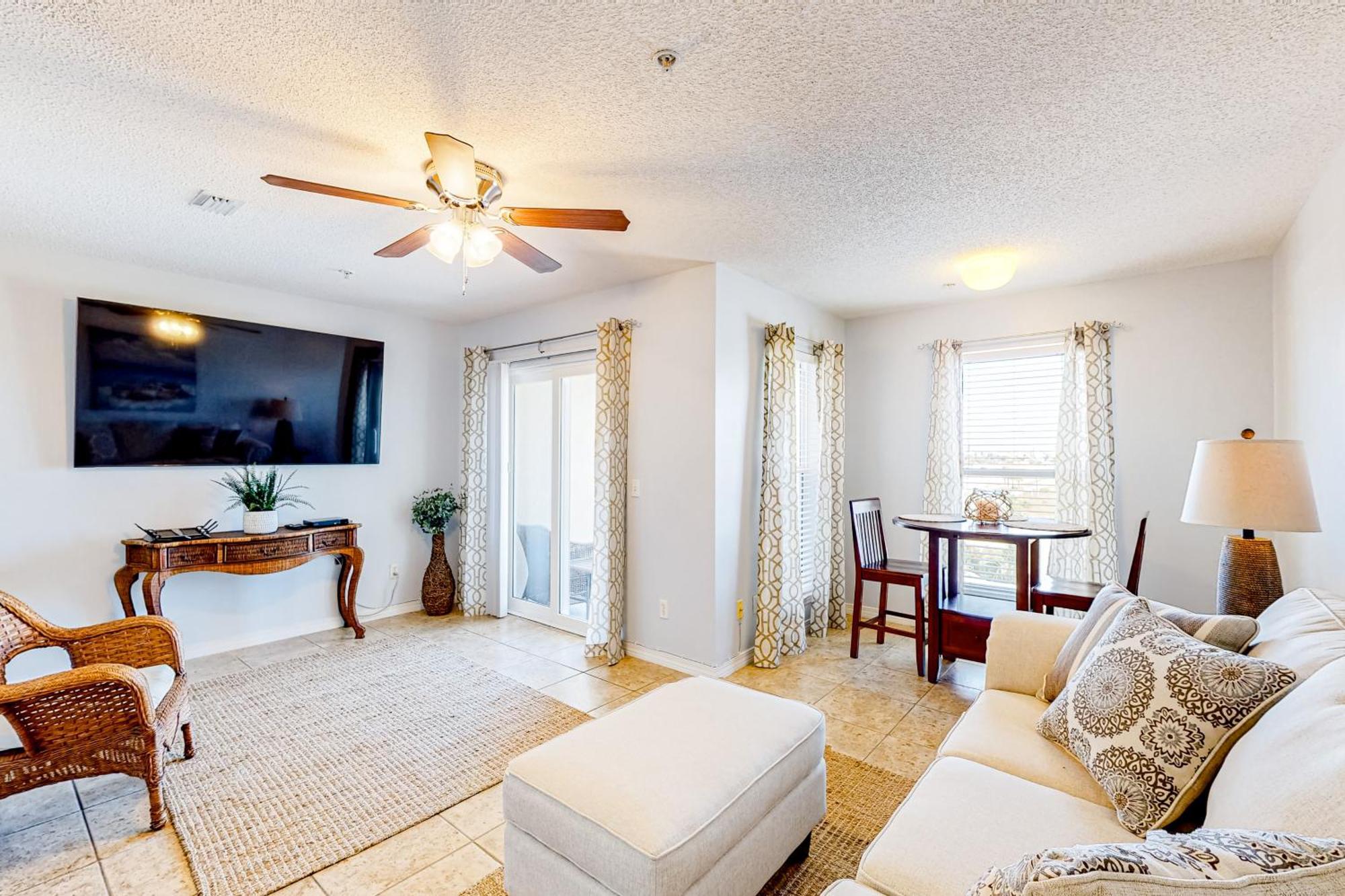 Gulf Island Condos II ナバー 部屋 写真